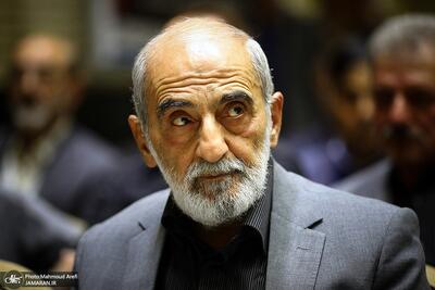 حمله مجدد شریعتمداری به مذاکرات احتمالی/ خرِ عیسی گرش به مکّه برند؛ چون بیاید هنوز خر باشد!