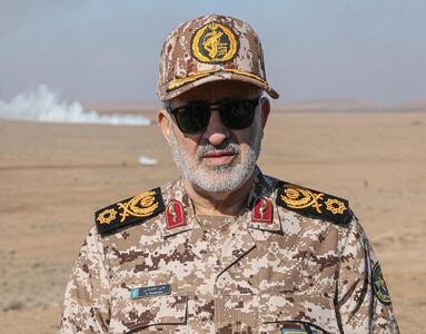 فرماندهی که با امکانات کم، کارهای زیادی کرد؛سرداری که کتاب هدیه می‌داد