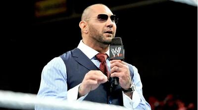 پیشکسوت WWE: باتیستا نمی‌دانست چقدر قوی است؛ ضربه او به راستی دردناک بود - پارس فوتبال