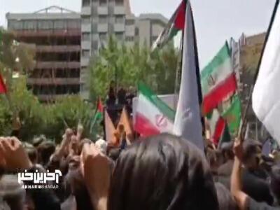 حرکت دسته عزاداران مسجد دانشگاه تهران به سمت خیابان فلسطین