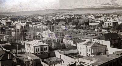 بساط جالب کبابی در خیابان‌های طهران حدود ۱۳۵ سال پیش(+عکس)