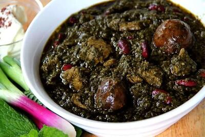 طرز تهیه قورمه سبزی جنوبی خوشمزه و جاافتاده