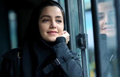 نگاه روز | چهره واقعی و بدون آرایش نازنین بیاتی در رستوران