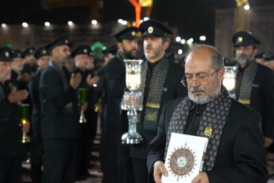 آغاز مراسم خطبه خوانی شب عاشورای حسینی در حرم مطهر رضوی+ فیلم