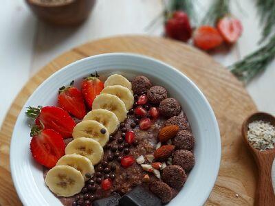 دسر رژیمی اوتیمل توت‌فرنگی شکلات+ فیلم
