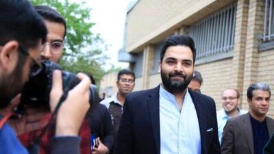 رونمایی از بادیگاردهای موتوری و پیاده احسان علیخانی، مجری خوشتیپ تلویزیون در راه رفتن به سینما+عکس/ چه اُبهتی، چه شکوهی