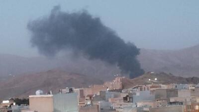 آتش‌سوزی در پارکینگ ماشین‌های سنگین سنندج/۲ خودرو در آتش سوخت