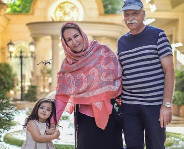 خلاقیت جذاب هانا؛ نوه بامزه محمود پاک‌نیت در نقش هنرمند کوچولو + ویدئو