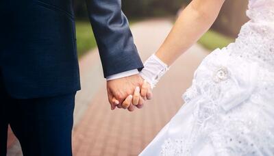 ازدواج همزمان عروس خانم توانمند با 50 مرد!
