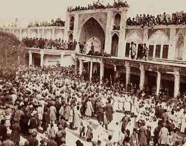 تصاویر عزاداری 100 قبل مردم در ظهر عاشورا در سبزه میدان + فیلم