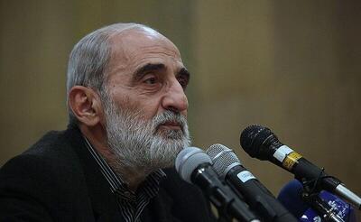 واکنش حسین شریعتمداری به حضور رهبر انقلاب در مراسم شب عاشورا: خورشید در شب طلوع کرد