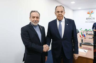 جزئیات دیدار وزرای خارجه ایران و روسیه/ عراقچی: تأکید بر عزم تهران برای دفاع مقتدرانه و پاسخگو کردن متجاوزان/ لاوروف: اتخاذ تدابیر لازم جهت جلوگیری از تشدید تنش در منطقه اهمیت دارد