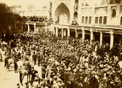 فیلم 100ساله و رنگی‌شده ظهر عاشورا در سبزه میدان