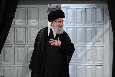واکنش مثبت اصلاح طلب‌ها و «نیروهای منتقد» به حضور تاریخی رهبر انقلاب در شب عاشورا / دروغ مزدوران نقش بر آب شد