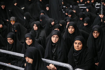 عکس/ حضور سحر امامی در مراسم شام غریبان حسینی در حسینیه امام خمینی(ره)