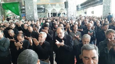 اقامه نماز ظهر عاشورا در امام زاده سیدحمزه کاشمر 
