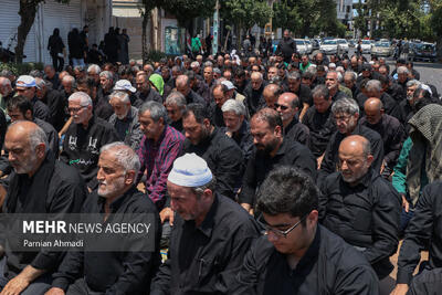 اقامه نماز ظهر عاشورا در قزوین