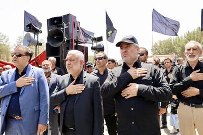 حضور استاندار و فرمانده سپاه خراسان جنوبی در جمع عزاداران حسینی بیرجند