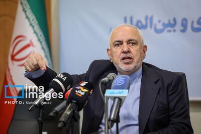 ظریف: حضور رهبر، دروغ دشمنان را برملا کرد