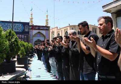اقامه نماز ظهر عاشورا را در میدان انقلاب زنجان- فیلم فیلم استان تسنیم | Tasnim