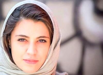 شیدا خلیق در کنار مادرش ناهید مسلمی/ عکس