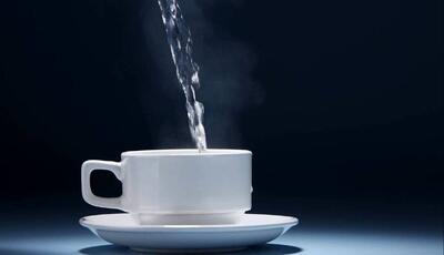 به این دلایل آب داغ بخورید