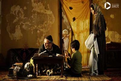 نگاه روز | استایل بازیگر سریال جیران در نمایی از فیلم « تابستان همان سال»/ لحاف دوزی حرفه ایی خانم بازیگر