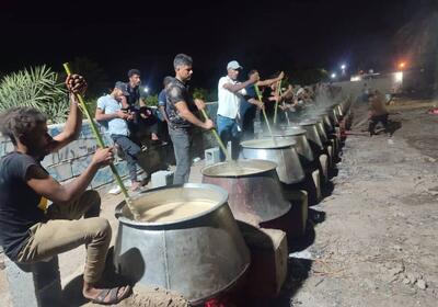 پخت ۱۰ تن حلیم نذری در روستای تالار میناب به مناسبت شب عاشورا