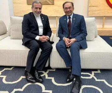 دیدار وزیر امور خارجه ایران با رئیس جمهور بولیوی در حاشیه اجلاس بریکس+عکس