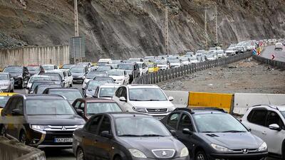 آخرین وضعیت ترافیکی جاده های کشور پس از پایان تعطیلات ۴ روزه؛ ترافیک سنگین در جاده چالوس و مه گرفتگی در یک محور پرتردد