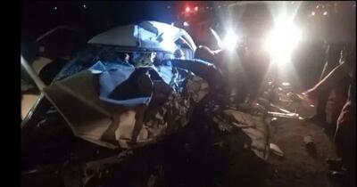 دوجان باخته و ۲زخمی بر اثر برخورد خودروی حامل کارگران با سواری