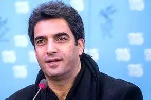 قابی از منوچهر هادی و کشتی‌گیر مشهور در تعزیه