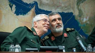 عکس سفر در زمان / «سردار حاجی زاده و سردار طهرانی مقدم» روی عرشه کشتی؛ دهه 60