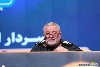 دشمن جرات دارد حمله کند آن روز روزی تماشایی خواهد بود!