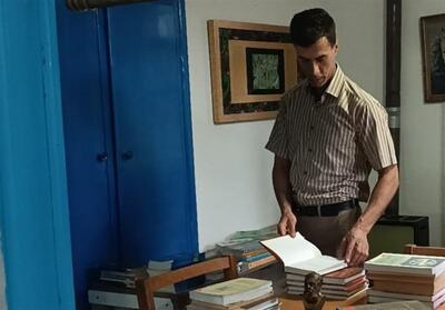 کتاب‌هایی برای قلب‌ها؛ فروش آثار نفیس به نفع آسیب‌دیدگان جامعه در انزلی - تسنیم