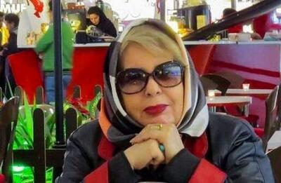 پوراندخت مهیمن بازیگر بیگانه ای با من است همراه با نوه هایش