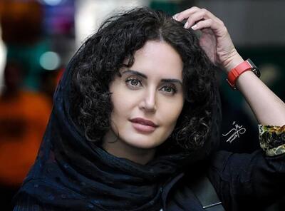 الناز شاکردوست را با این گریم عجیب اصلا نمی‌شناسید! ابرو نازک، پوشش قدیمی