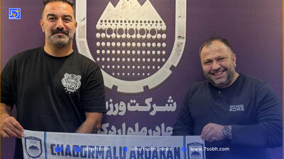 مربی استقلالی اردکانی‌ها ماندنی شد؛ رسمی: تمدید قرارداد حنیف عمران زاده با چادرملو