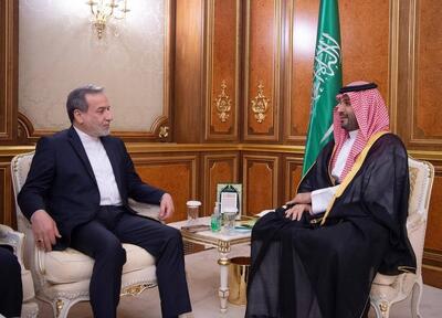 عراقچی و بن‌سلمان در عربستان باهم گفت‌و‌گو کردند (فیلم)