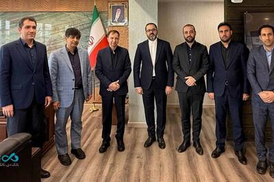 نشست مدیرعامل بانک دی با مدیرعامل فولاد مبارکه؛ آغاز فصل جدیدی از همکاری بانکی برای حمایت از تولید و اشتغال