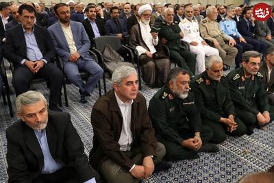 ابراهیم حاتمی کیا در کنار سردار سلیمانی در بیت رهبری ۱۴ سال پیش | اقتصاد24