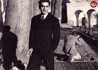 عکس/ محمدرضا پهلوی در حال سیگار کشیدن ۸۵ سال پیش در محوطه سعد آباد | اقتصاد24