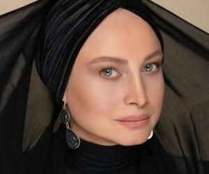 استایل خیره‌کننده مریم کاویانی در یک لوکیشن تماشایی + فیلم
