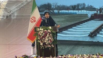عملیات ریل‌گذاری راه‌آهن چهارمحال و بختیاری با اعلام وزیر راه و شهرسازی آغاز شد