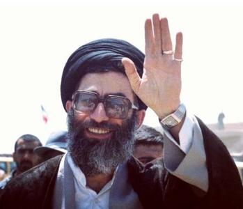 بخشی از مصاحبه آیت الله خامنه‌ای با مجری آمریکایی در سال ۱۳۶۶ وسط جنگ ایران و عراق/ ویدئو