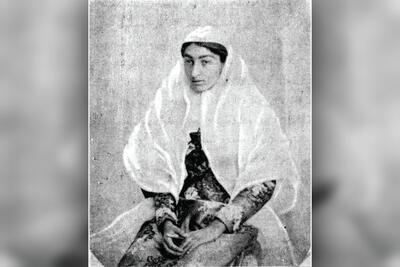 درباره زینت ملک، بانوی قجری شاعر، و میراث ادبی او | «زینت از جمله مردان جهان کم نَبُوَد»
