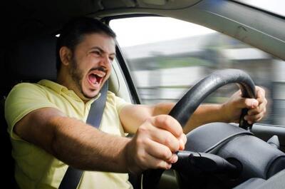 چگونه هنگام از کار افتادن ترمز، جان خود را حفظ کنیم؟ (فیلم)