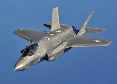مکانیزم بکار رفته در نازل جنگنده F-35B برای تیک آف عمودی (فیلم)