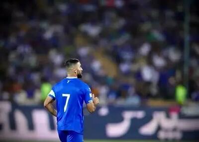 مهرداد محمدی می‌خواهد بماند اما مدیران استقلال جواب او را نمی‌دهند!
