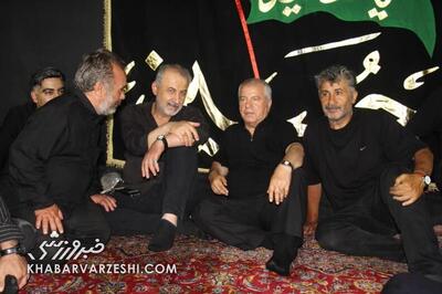 علی پروین در مراسم پخت ۷۲ دیگ غذای نذری +فیلم